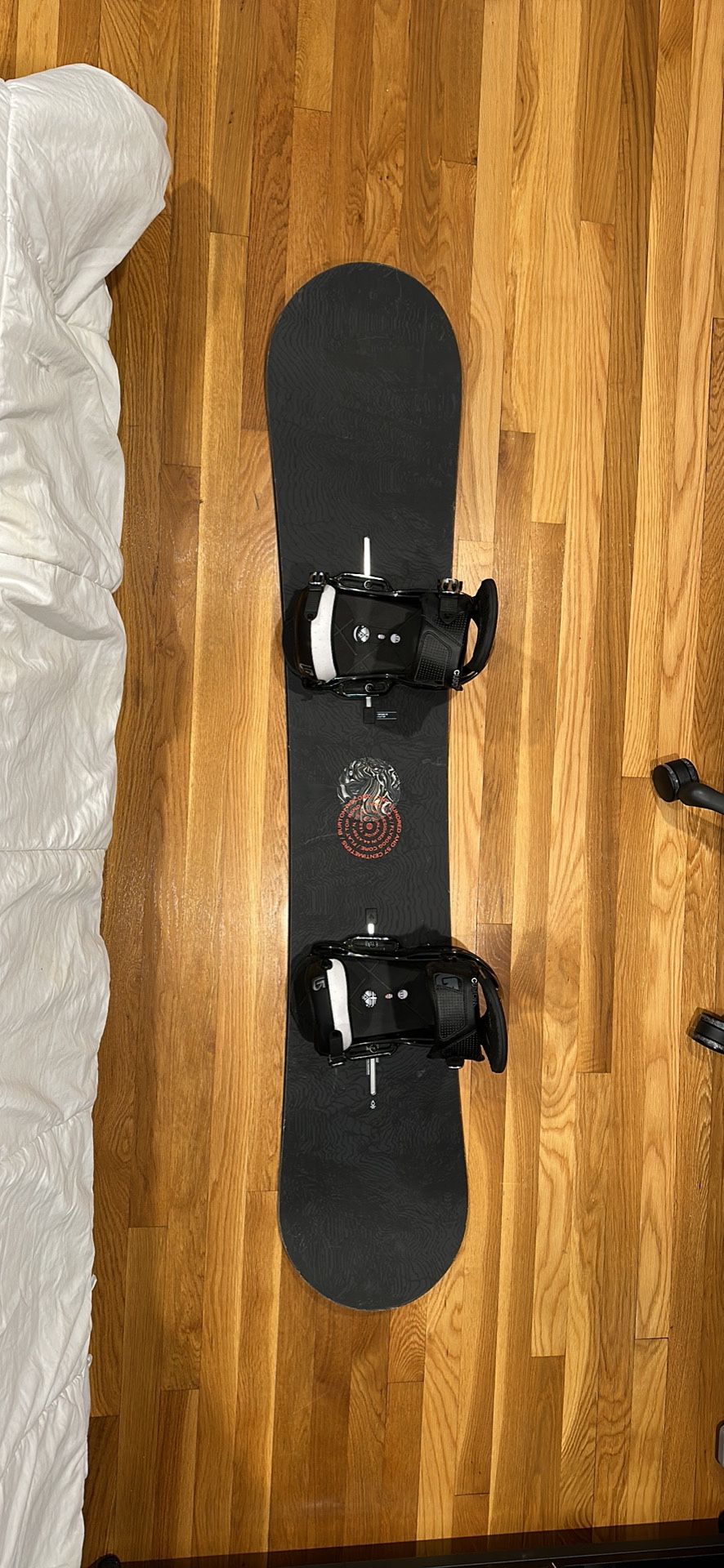 Men's Burton Ripcord Flat Top Snowboard with Burton Custom Bindings Size M 8-11