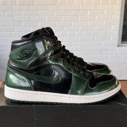 Jordan 1 Retro High OG – Black & Forest Green Patent Leather 🔥