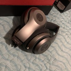 Beats Studio Wireless Headsets 