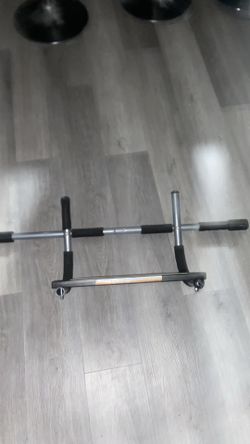 Pull up bar