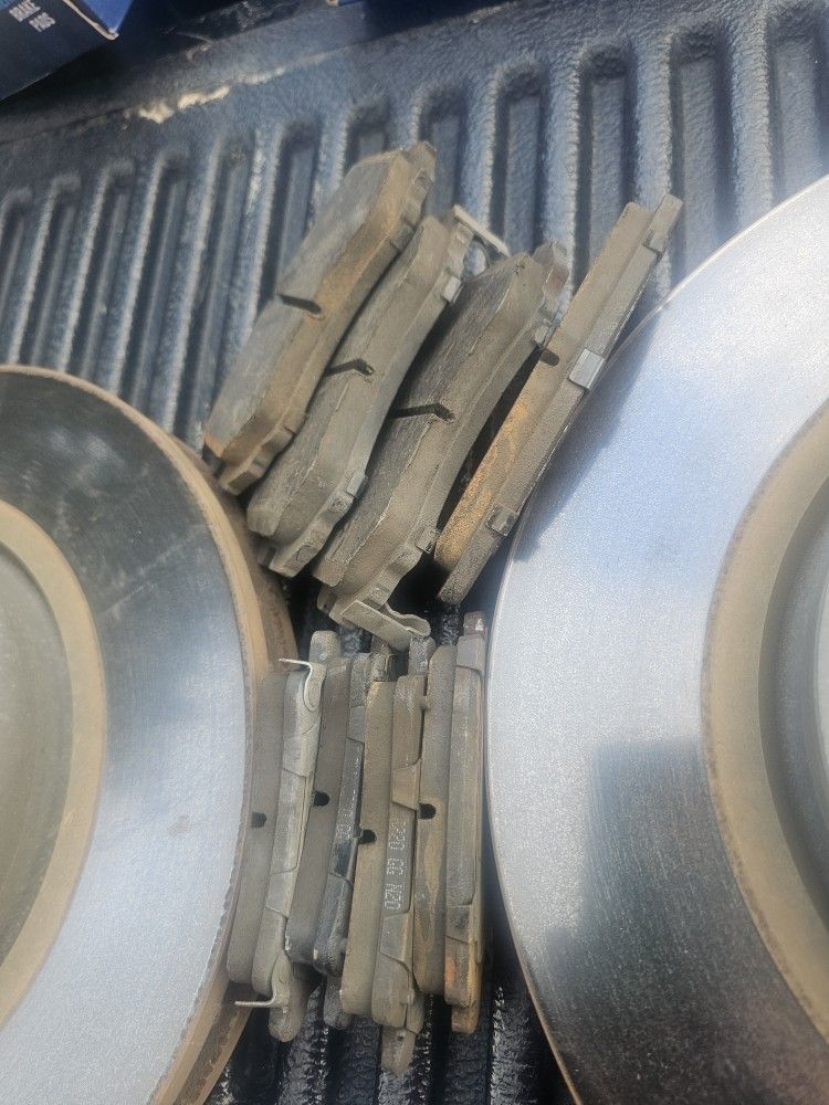 Good Used Front&rear Rotors & Pads For 2020 Traverse Or Impala