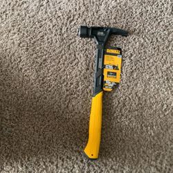 Dewalt 28oz Hammer