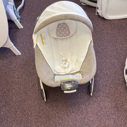 Grace Soothing Vibrations Bouncer 