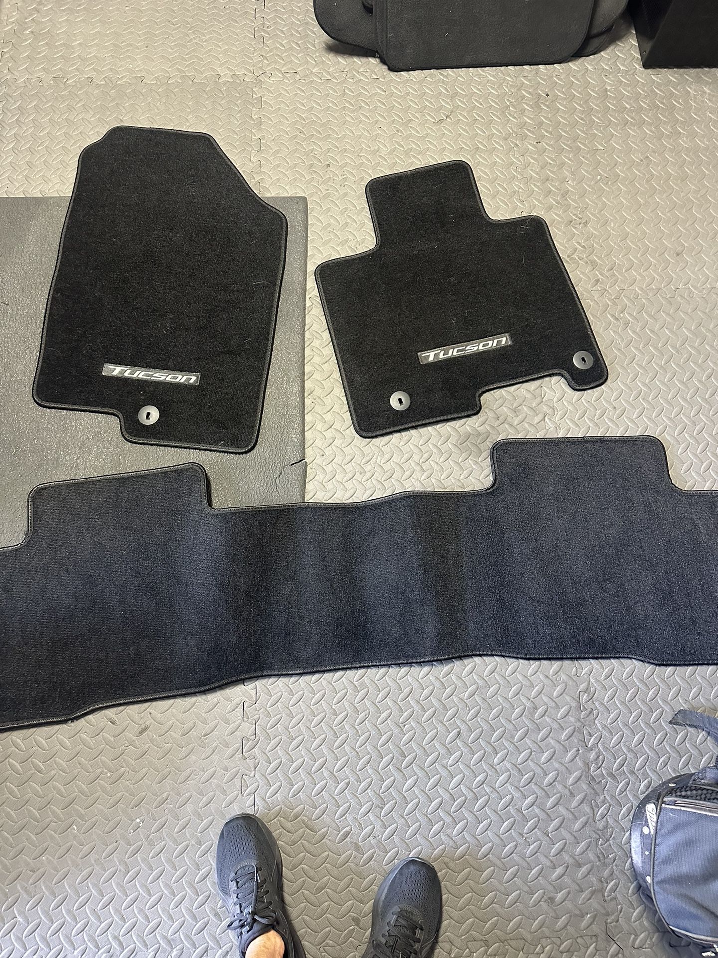 Brand new 2021-2023 Hyundai Tucson OEM Carpet Floor Mats - Black