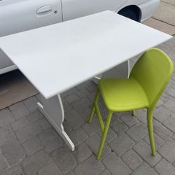 White Play Desk And Chair