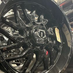 22x10” TIS WHEELS 