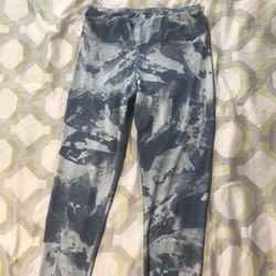 Reebok Woman’s Leggings Size Medium 