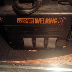 Chicago Electric Flux 125 Welder FOR SALE.