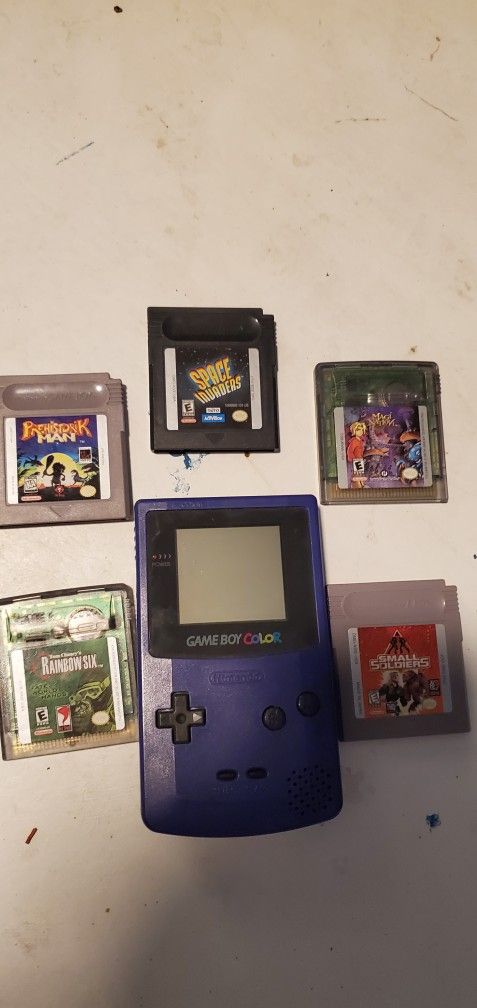 1998 Gameboy Color With 5 Game Cartridges