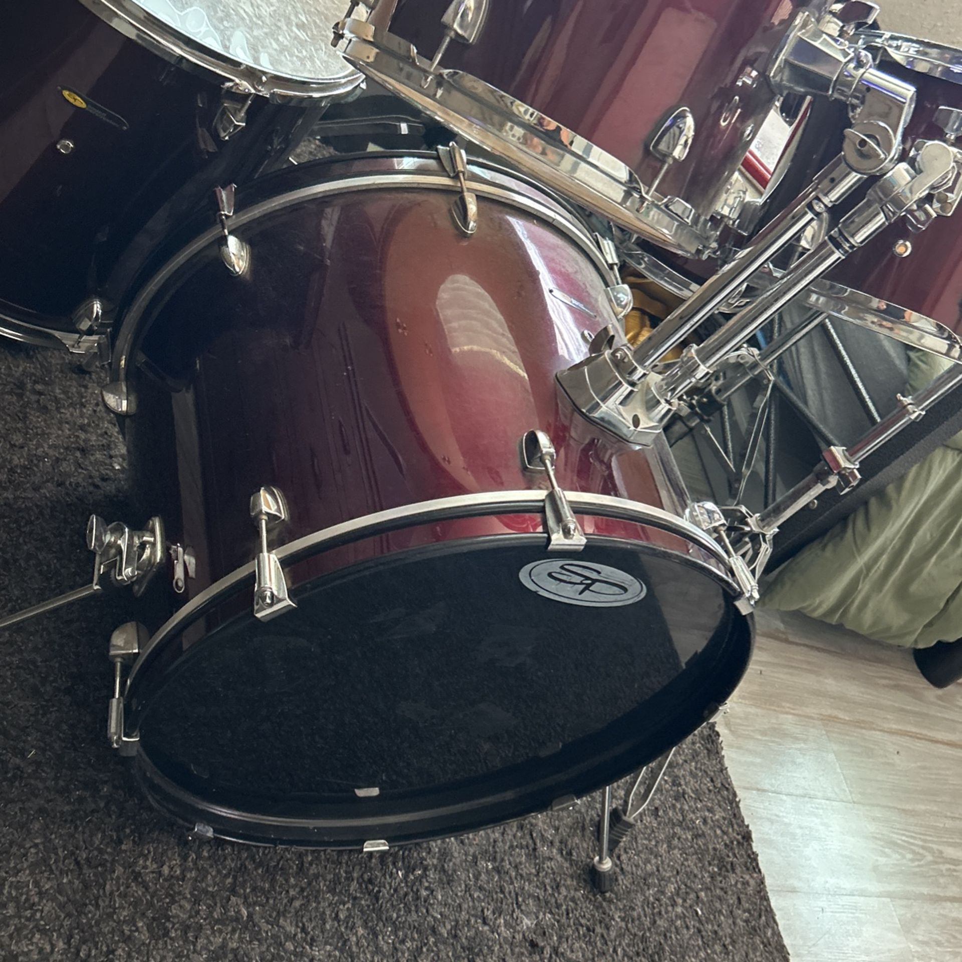 SP Marble Red Drum Set (minus Share)chair/ Extra Mini Crash Symbol
