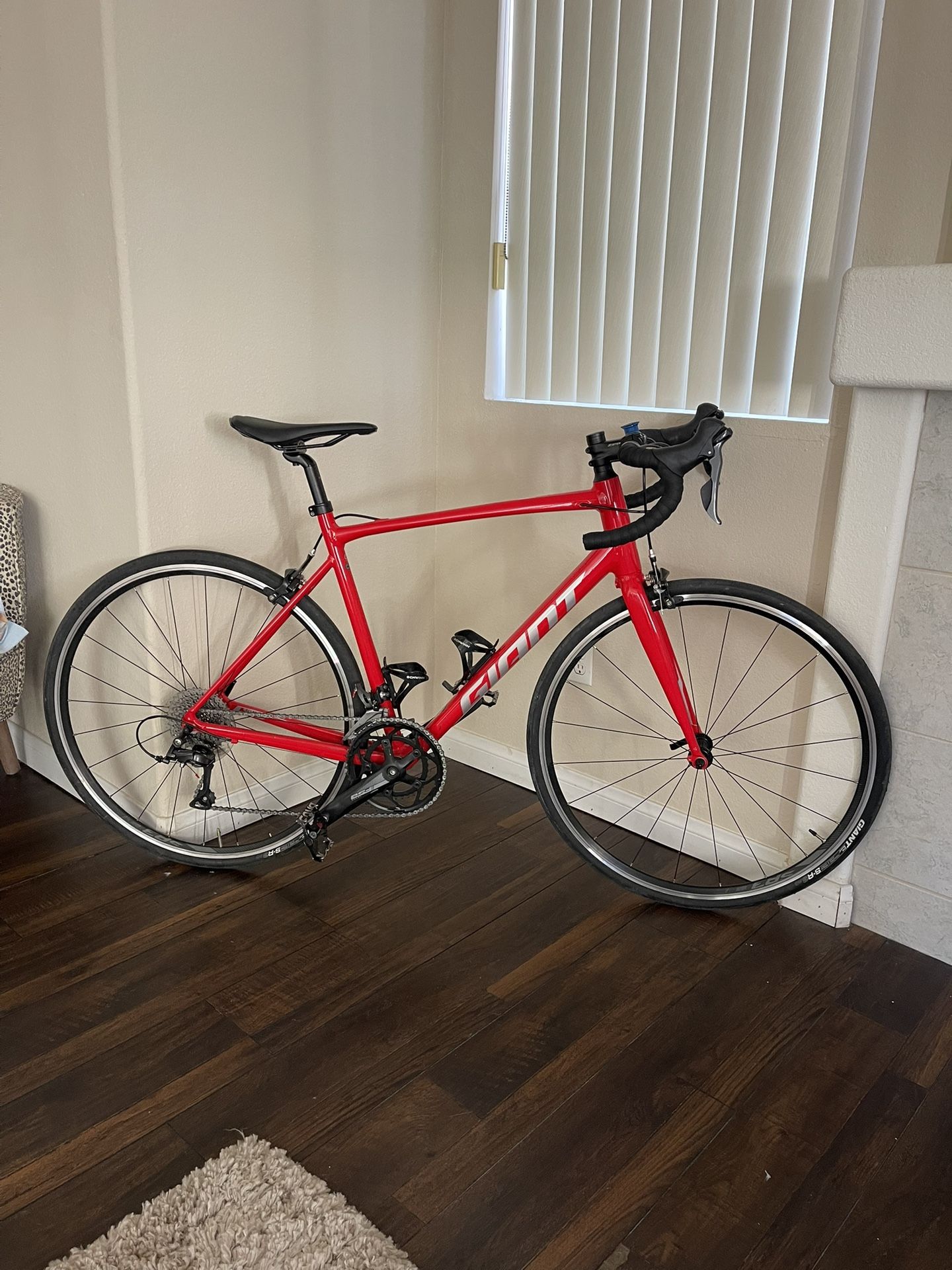 Giant Contend Road Bike 