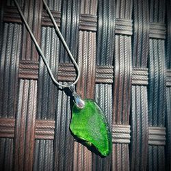 Green sea glass on 925 Sterling silver necklace $5 FLAT FEE US SHIPPING ✈️