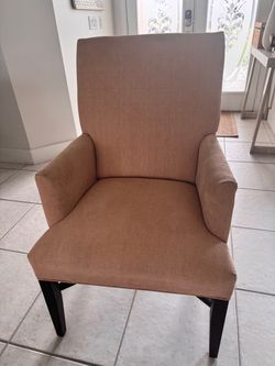 Accent chair