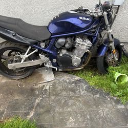 Yamaha 600cc Motorcycle 