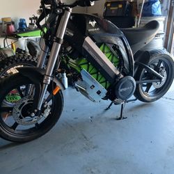 Brammo Enertia 72volt Newer Batteries Partially Disassembled But Everything Is Included