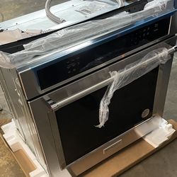 Brand new, kitchenaide 30 Inch Single Electric Wall Oven with Air Fry Mode. Air Fry Mode