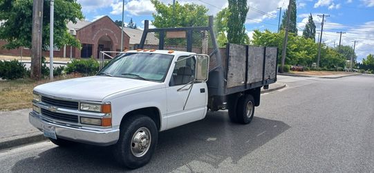 Chevy C 3500 Flatbed. Work truck.