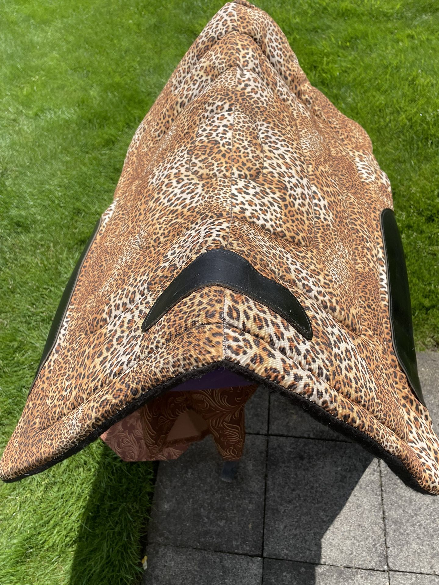 Leopard print, thick saddle pad