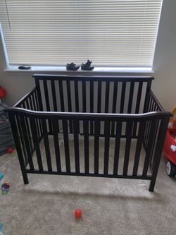 Baby crib like new