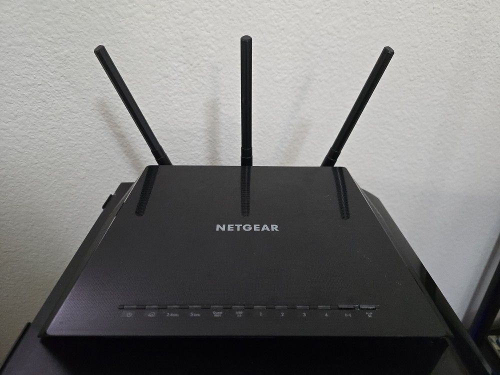 Netgear Wireless WiFi Router - Nighthawk 2.4g & 5g + SETUP