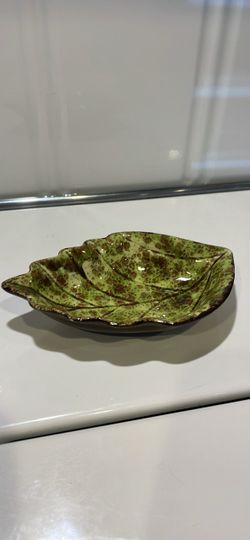 Vintage Ceramic Leaf-Shaped Decorative Dish
