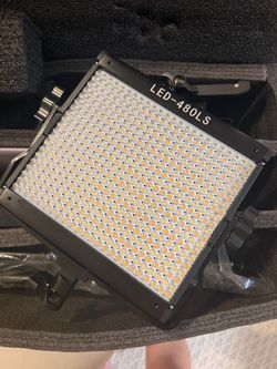 Brand-new-opened LED lighting kit. GVM 480LS bi-color 3-light kit, never used, tested.