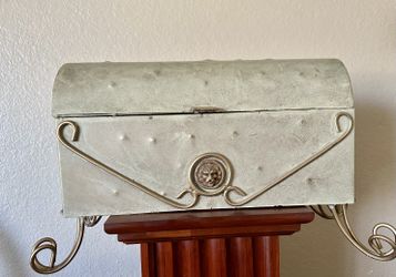 Vintage 1980s neoclassical-style decorative chest