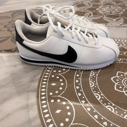 NIKE CORTEZ