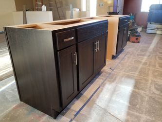 Cabinet Refacing and custom made cabinets..