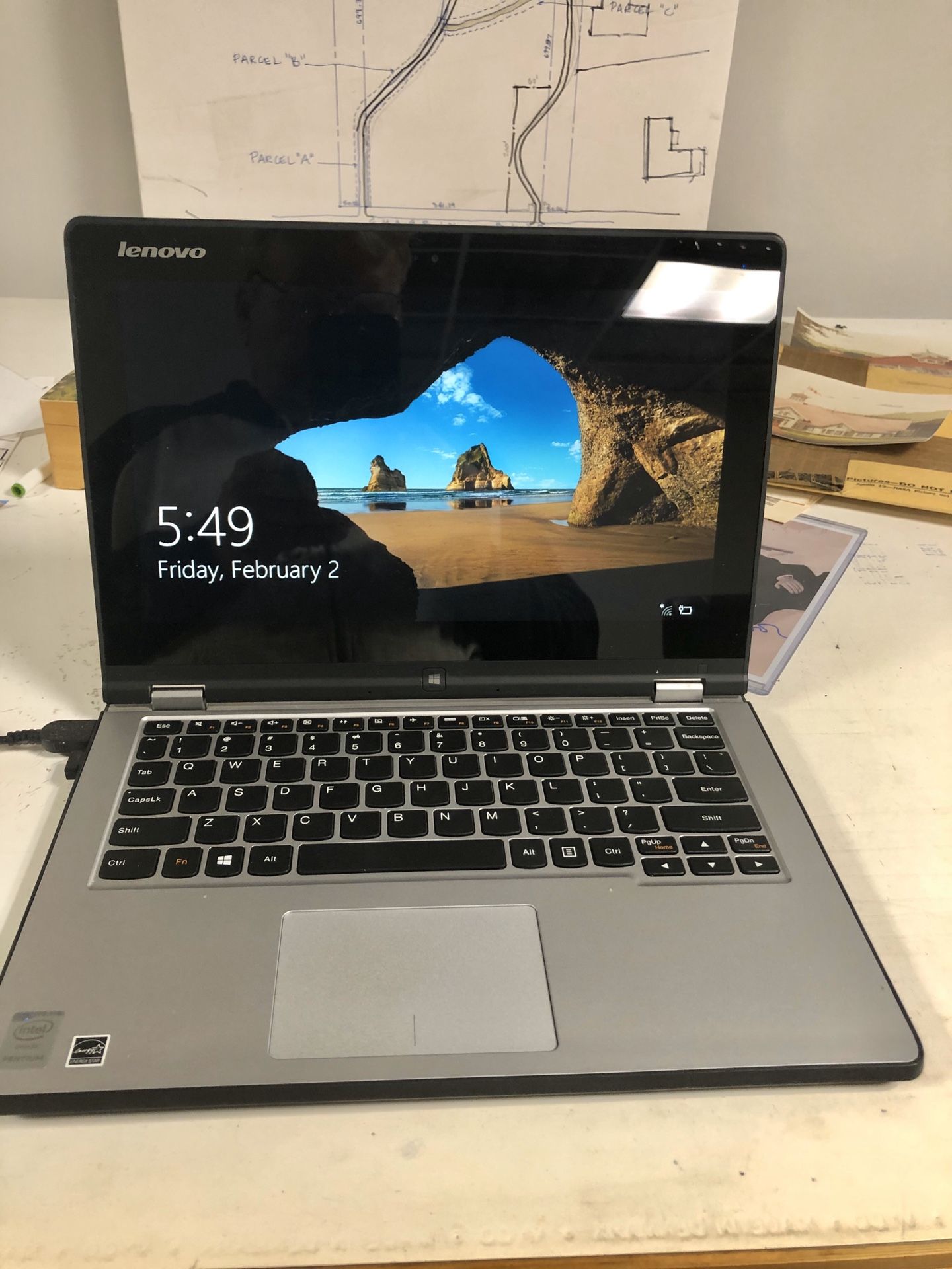 Lenovo tablet LIKE NEW