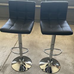Adjustable stools 
