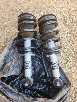 Rough Country 2" Lift Shocks And Coilovers 