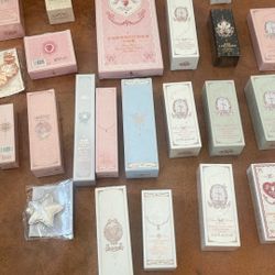 Large Lot Of Flower Knows Makeup All New 33 Pieces 
