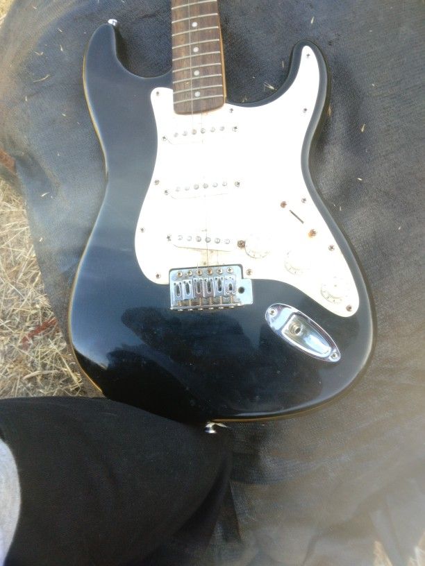 Squier Strat