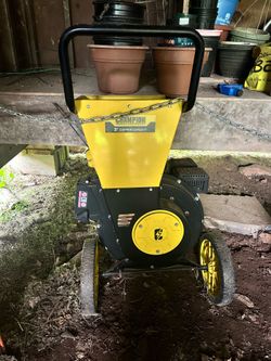 Champion gas powered wood chipper NEW