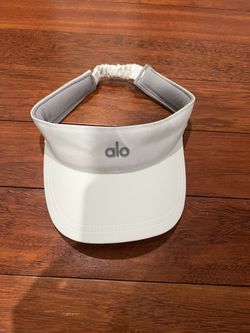 Alo Yoga Captivate Visor White for Sale in Brea, CA - OfferUp