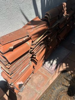 Used Clay Roof Tiles Lot