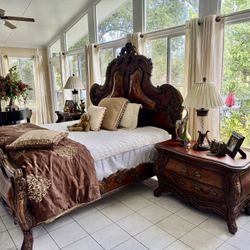 Stunning! Michael Amini “Palais Royale“ King size bedroom set!