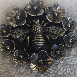 Bee Pendent 
