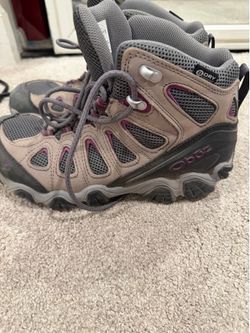 Oboz women’s hiking shoes
