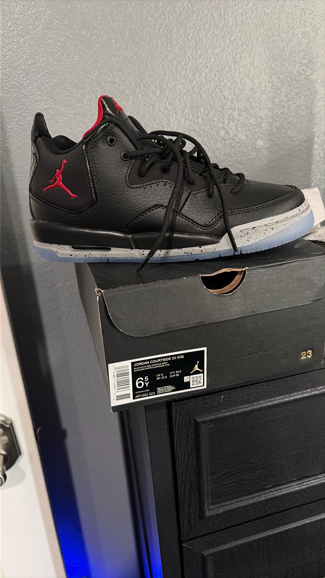 New Men’s Jordons Courtside  23 