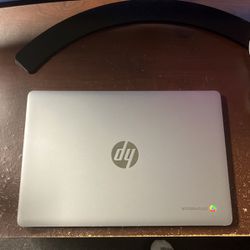 Hp Chromebook (charger included)