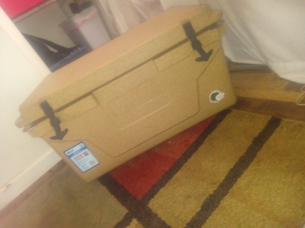VALLEY SPORTSMAN 65 QUART COOLER! $DEAL$