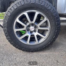 Tires 35x12.50 R20