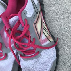 Reebok tennis shoes for women Size 8