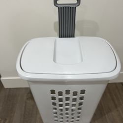 LAUNDRY WHEELS BASQUET WHITE