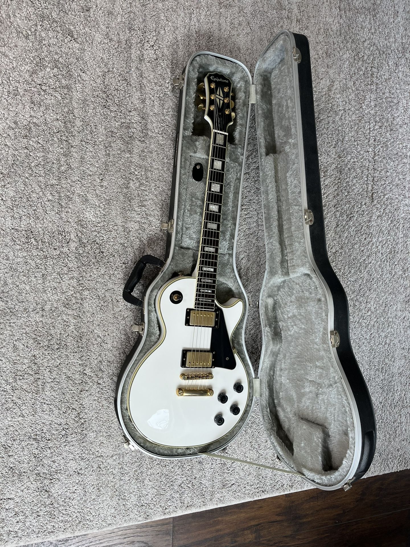 Epiphone Les Paul Custom Guitar