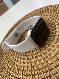 🚨 Huge Apple Watch SE 2 Drop – Get It for $129 or $1 to Grab It Today! Up to 1-Year Coverage