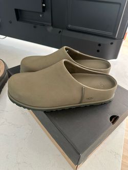 UGG CLOGS sz 12