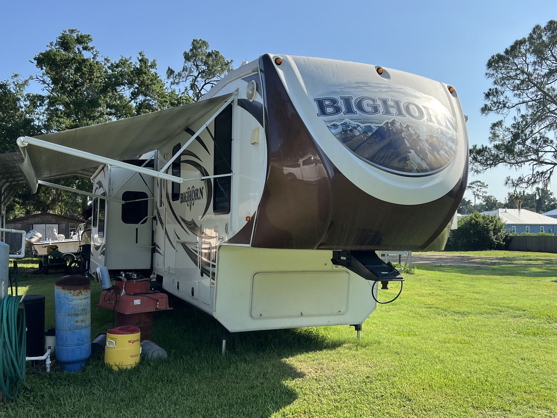 2013 Bighorn 3010RL Fifth Wheel